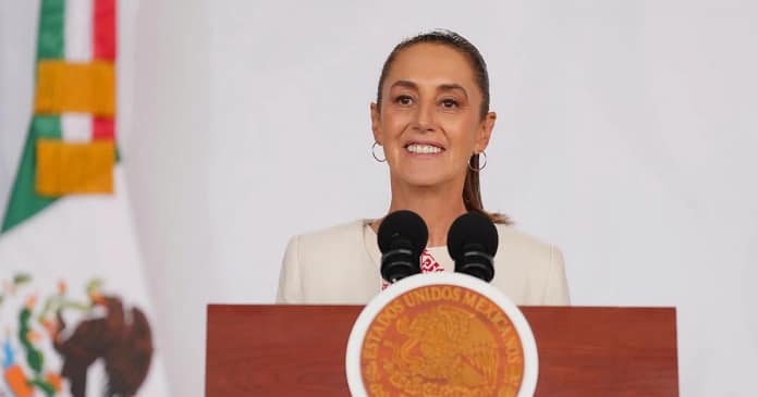 Claudia Sheinbaum defendió la compra de camionetas para la SCJN al afirmar que sustituyó un contrato de renta y generó un ahorro superior a 1.000 millones de pesos. Foto: Gobierno de México